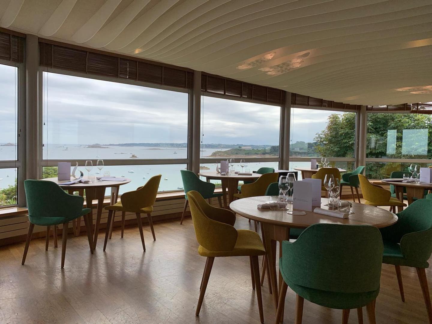 Logis Hotel De Carantec Exteriör bild