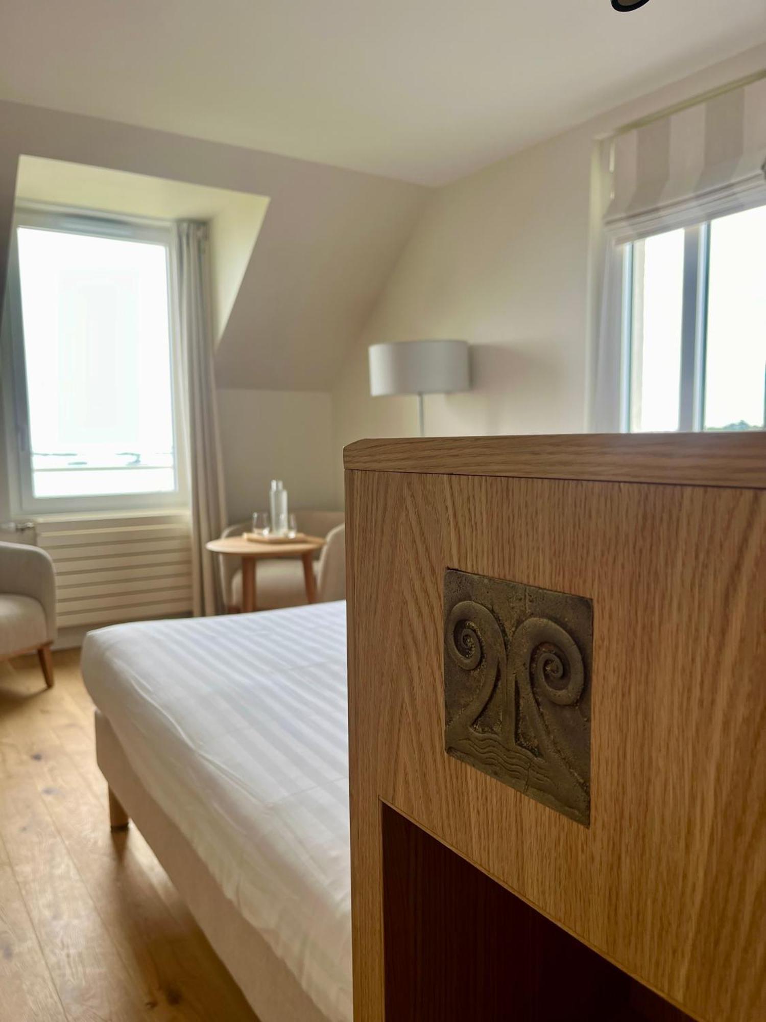 Logis Hotel De Carantec Exteriör bild