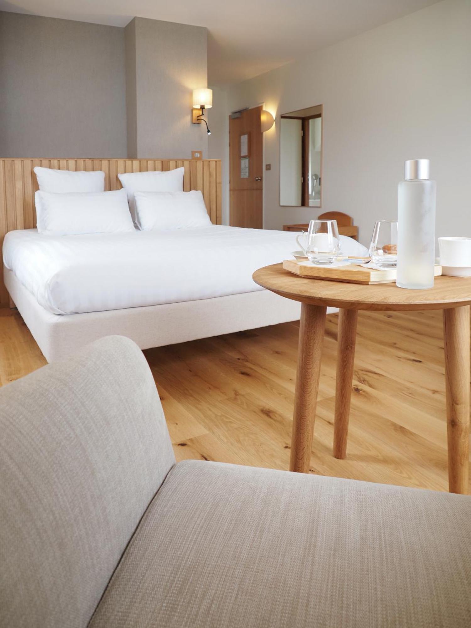 Logis Hotel De Carantec Exteriör bild